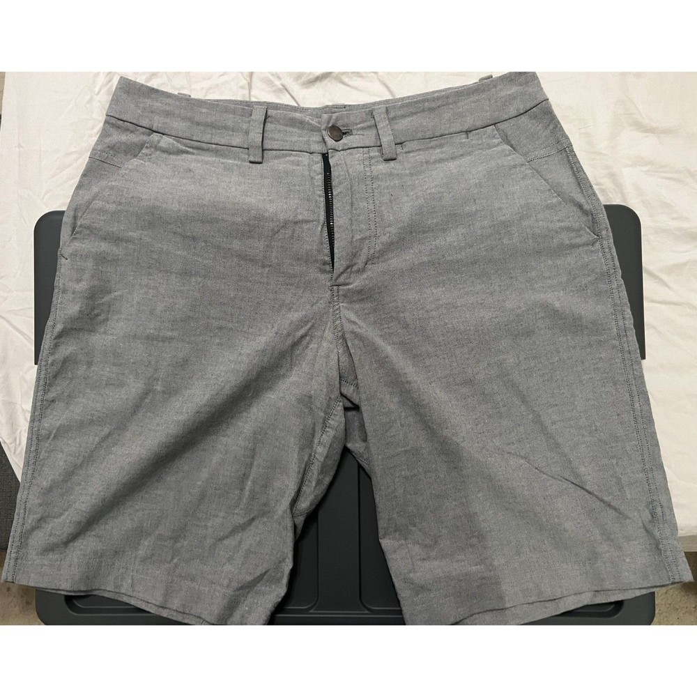 Lululemon Men's ABC Com Gray Shorts Golf Chino Performance Size 32